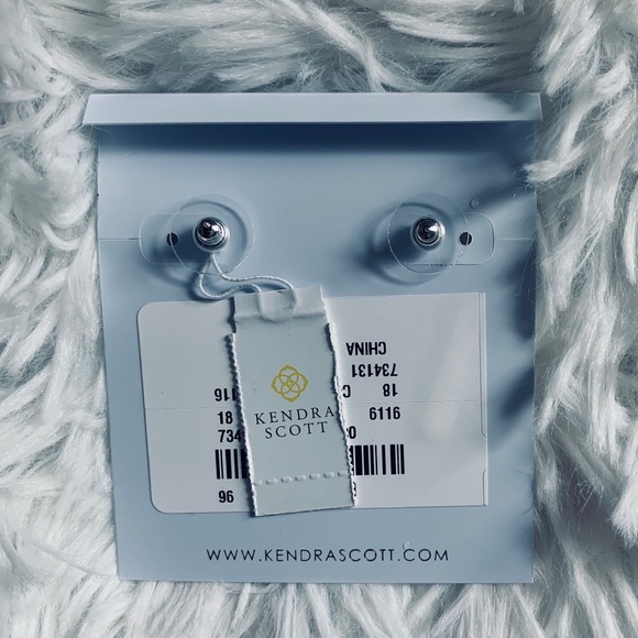 ✨STUNNING KENDRA SCOTT LADY EARRINGS MOP SILVER ✨ - Picture 3 of 3